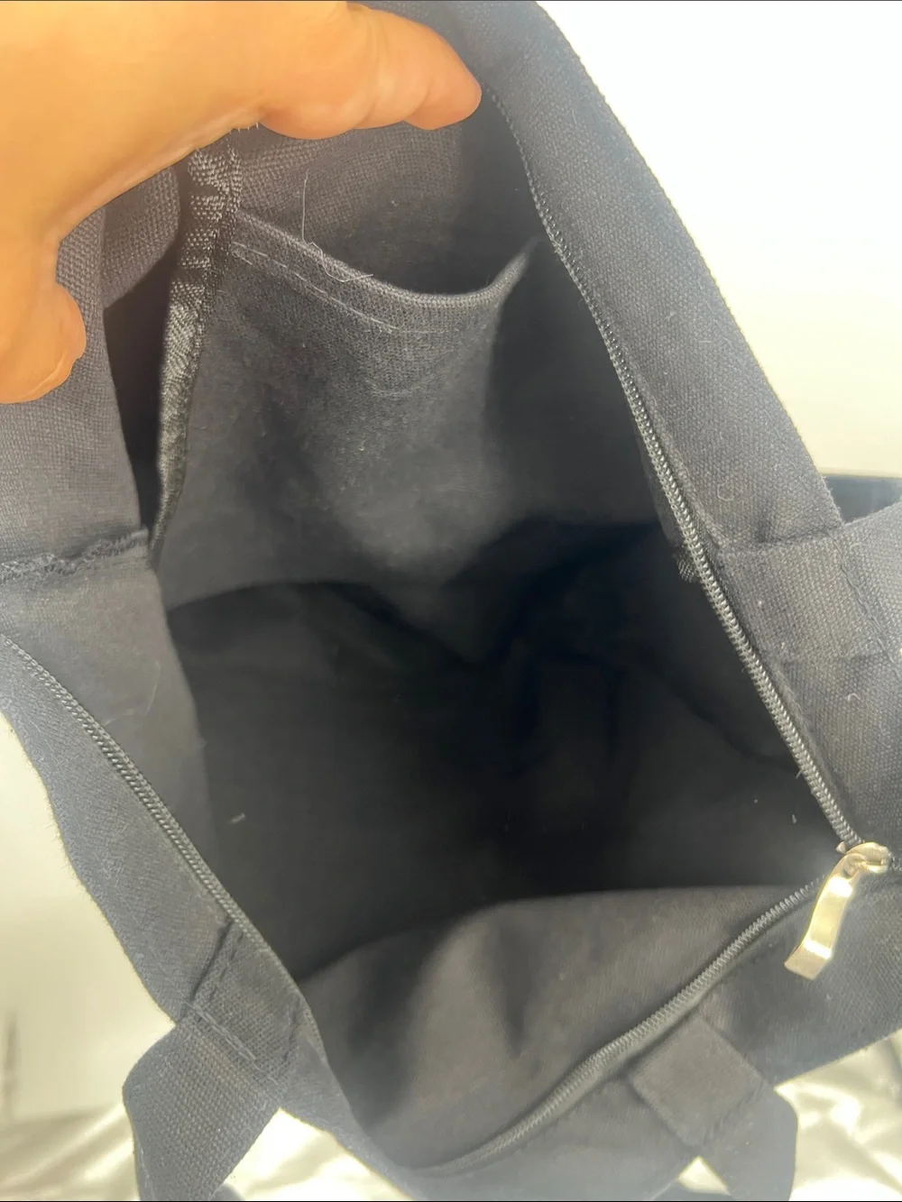 Black 'MAMA' Graphic Tote Bag - Stylish Everyday Carry
